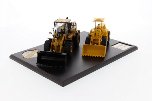Cat Diecast 966A Wheel Loader & 966M Wheel Loader 85558 - Image 9