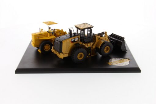 Cat Diecast 966A Wheel Loader & 966M Wheel Loader 85558 - Image 4