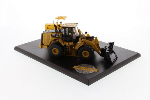 Cat Diecast 966A Wheel Loader & 966M Wheel Loader 85558 - Image 3
