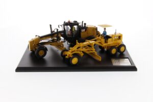 Cat Diecast 12 and 12M3 Motor Grader Evolution Series 85560