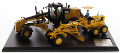 Cat Diecast 12 and 12M3 Motor Grader Evolution Series 85560 - Image 7