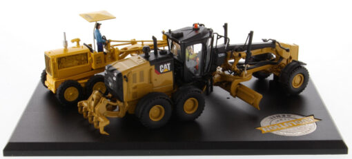 Cat Diecast 12 and 12M3 Motor Grader Evolution Series 85560 - Image 3