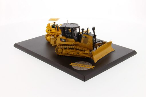 Cat Diecast D7 (17A) & D7E Electric Drive Track-Type Tractor Evolution Series 85561 - Image 10