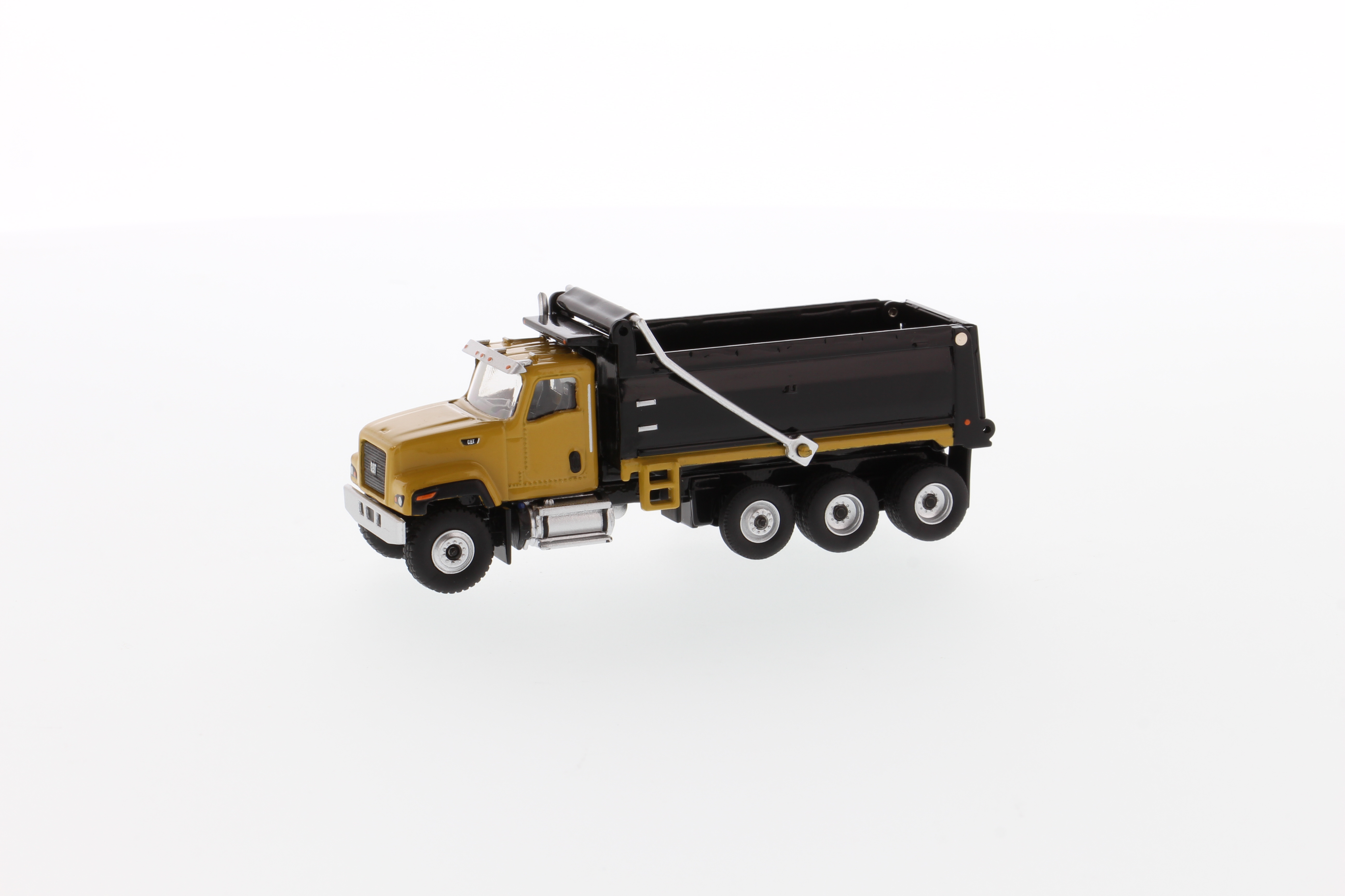1//87 HO Scale Caterpillar Diecast Masters #85514 CT681 Dump Truck Model Toys