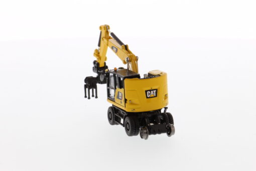 Cat Diecast M323F Railroad Wheeled Excavator 85612 1:87 scale - Image 10