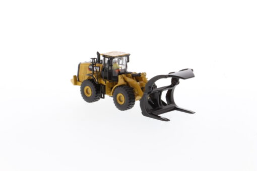 Cat Diecast 972M Wheel Loader with Log Forks 85950 1:87 scale - Image 3