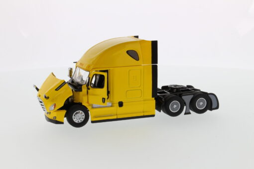 Freightliner 1:50 Diecast New Cascadia Yellow 71031 - Image 10