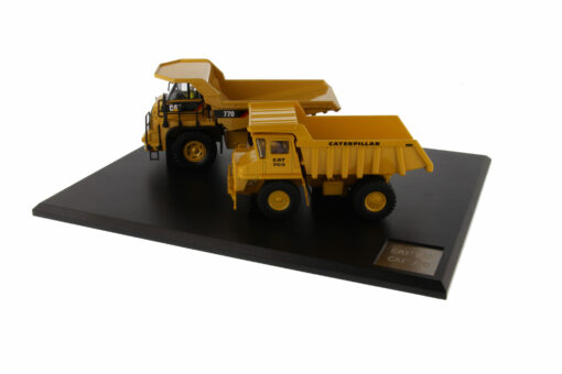 Cat Diecast 769 & 770 Off Highway Truck 85562 Evolution Series - Image 9