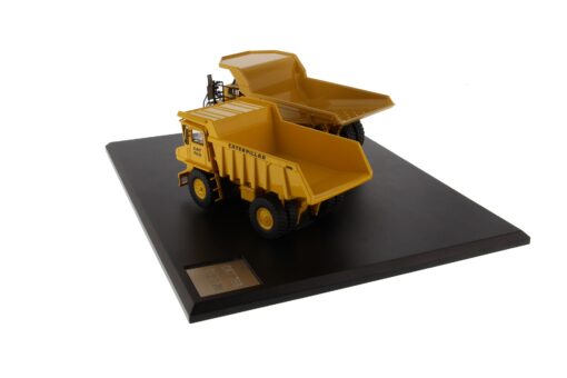 Cat Diecast 769 & 770 Off Highway Truck 85562 Evolution Series - Image 8