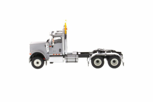 International 1:50 Diecast HX520 SF Grey Tandem Prime Mover Tractor Truck 71005 - Image 7