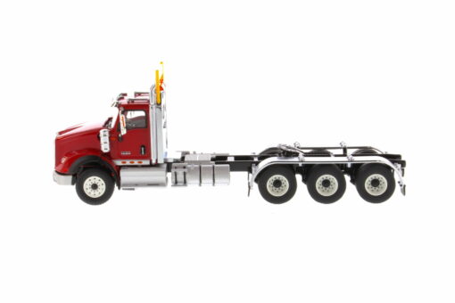 International 1:50 Diecast HX620 SB Red Tridem Prime Mover Tractor Truck 71008 - Image 7