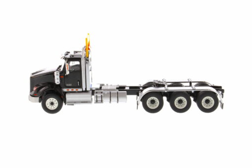 International 1:50 Diecast HX620 SB Black Tridem Prime Mover Tractor Truck 71009 - Image 7