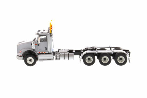 International 1:50 Diecast HX620 SB Grey Tridem Prime Mover Tractor Truck 71011 - Image 7