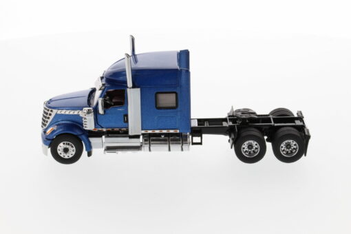 International 1:50 Diecast LoneStar Sleeper Metallic Blue Tandem Prime Mover Tractor Truck 71026 - Image 7