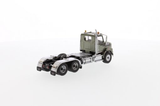 Western Star 1:50 Diecast 4700 SB Metallic Green Tandem Prime Mover Tractor Truck 71038 - Image 4