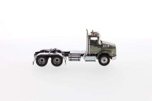 Western Star 1:50 Diecast 4700 SB Metallic Green Tandem Prime Mover Tractor Truck 71038 - Image 3