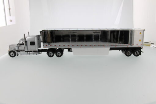 International 1:50 Diecast LoneStar Sleeper with 53' Refrigerated Van - Silver truck + Silver chrome plated cargo van 71043 - Image 12