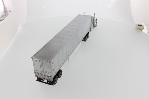 International 1:50 Diecast LoneStar Sleeper with 53' Refrigerated Van - Silver truck + Silver chrome plated cargo van 71043 - Image 3