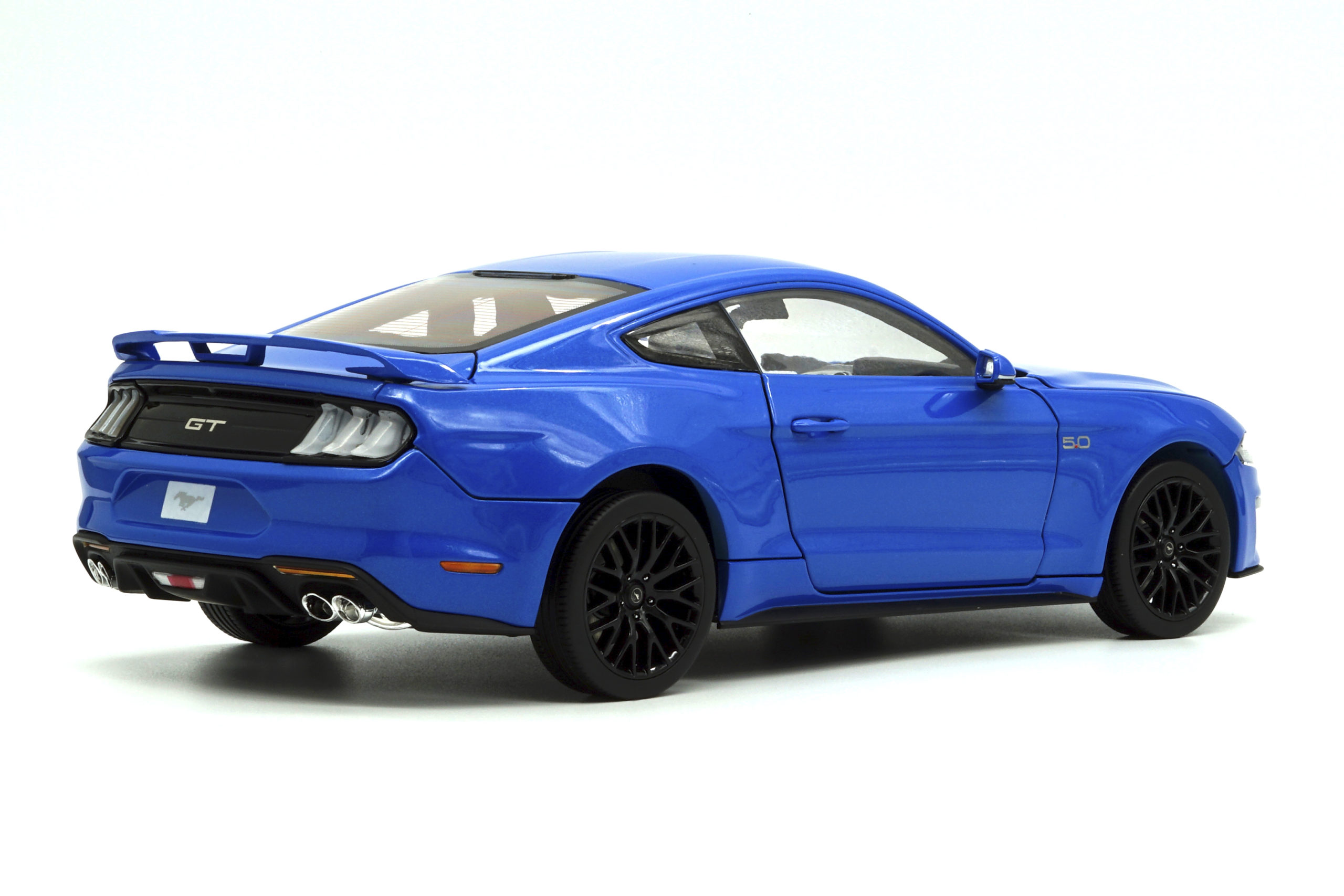 2019 Ford Mustang Kona Blue 1:18 scale Diecast Masters Replica 61004 ...