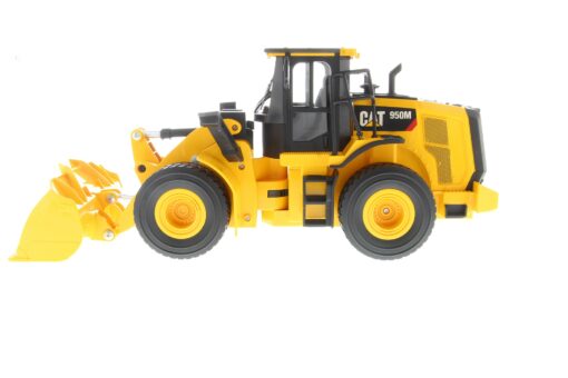 Cat Remote Controlled 950M Wheel Loader 1:24 scale 25003 Australian Shipping Only - Image 7