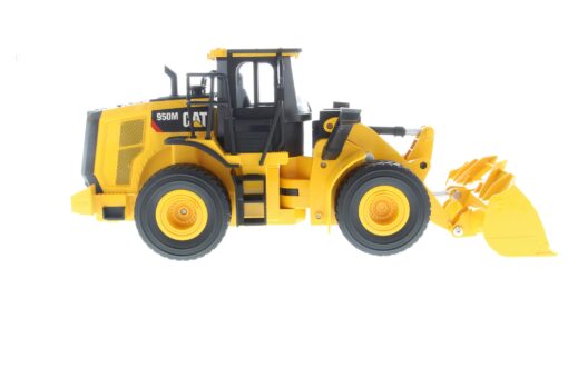 Cat Remote Controlled 950M Wheel Loader 1:24 scale 25003 Australian Shipping Only - Image 3
