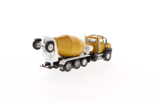 Cat Diecast CT660 McNeilus Bridgemaster concrete-mixer 85632 1:64 scale - Image 4
