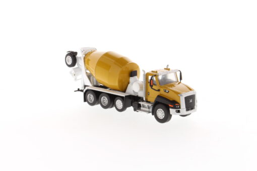Cat Diecast CT660 McNeilus Bridgemaster concrete-mixer 85632 1:64 scale - Image 2