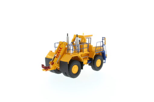 Diecast BELAZ 74470 Medium Recovery tractor - Image 3