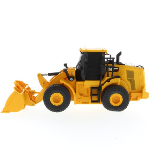 Cat Remote Controlled 950M Wheel Loader 1:35 scale 23003 - Image 9