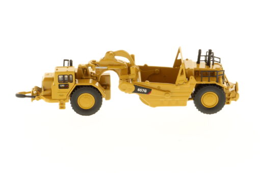 Cat Diecast 657G Tractor Scraper Highline Series 1:125 scale 85542 - Image 7