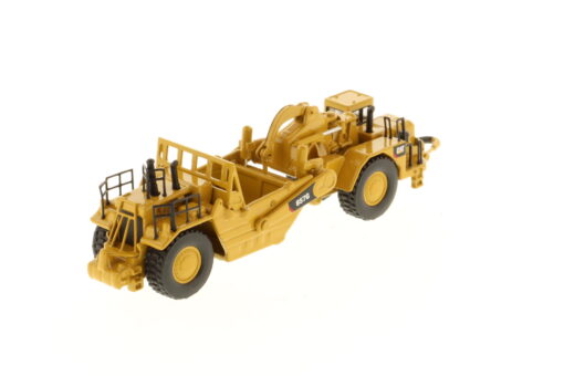 Cat Diecast 657G Tractor Scraper Highline Series 1:125 scale 85542 - Image 4