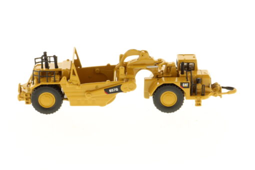 Cat Diecast 657G Tractor Scraper Highline Series 1:125 scale 85542 - Image 3