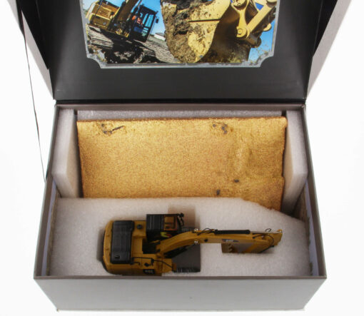 Cat Diecast Weathered 320F L Excavator 85701 - Image 23