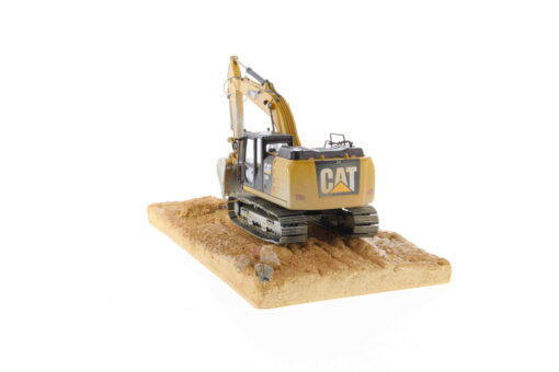 Cat Diecast Weathered 320F L Excavator 85701 - Image 9