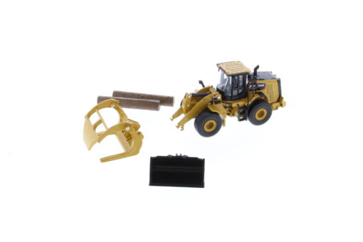 Cat Diecast 1:64 950M Wheel Loader with Log Fork 85635 - Image 15