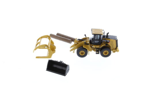 Cat Diecast 1:64 950M Wheel Loader with Log Fork 85635 - Image 14