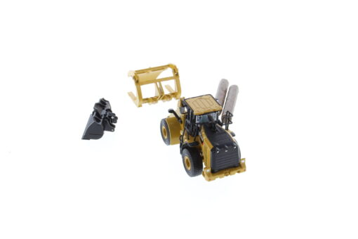 Cat Diecast 1:64 950M Wheel Loader with Log Fork 85635 - Image 11