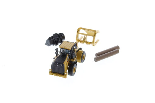Cat Diecast 1:64 950M Wheel Loader with Log Fork 85635 - Image 9