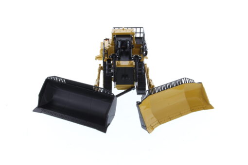 Cat Diecast 1:64 D11 Track-Type Tractor with JEL Blade 85637 - Image 33