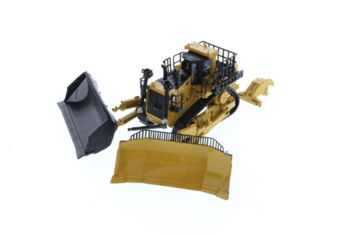 Cat Diecast 1:64 D11 Track-Type Tractor with JEL Blade 85637 - Image 31