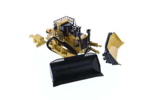 Cat Diecast 1:64 D11 Track-Type Tractor with JEL Blade 85637 - Image 19