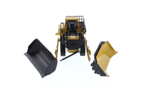 Cat Diecast 1:64 D11 Track-Type Tractor with JEL Blade 85637 - Image 17