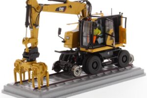 Cat Diecast M323F Railroad Wheeled Excavator 85662