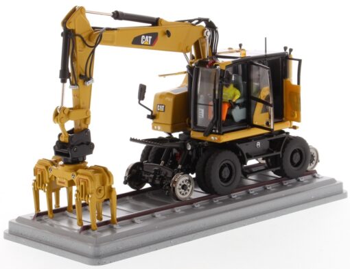 Cat Diecast M323F Railroad Wheeled Excavator 85662