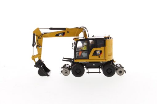 Cat Diecast M323F Railroad Wheeled Excavator 85662 - Image 8