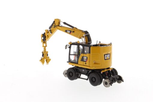 Cat Diecast M323F Railroad Wheeled Excavator 85662 - Image 4