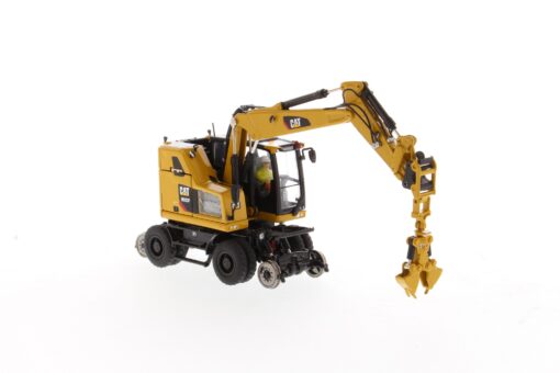 Cat Diecast M323F Railroad Wheeled Excavator 85662 - Image 3