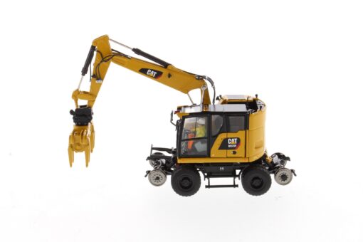 Cat Diecast M323F Railroad Wheeled Excavator 85662 - Image 10