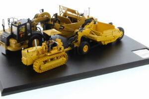 Cat Diecast D7C/70 & 621K Motor Scraper Evolution Series 85563