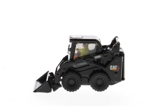 Cat Diecast 242D3 Skid Steer Loader Special Black Finish 85676BK - Image 4